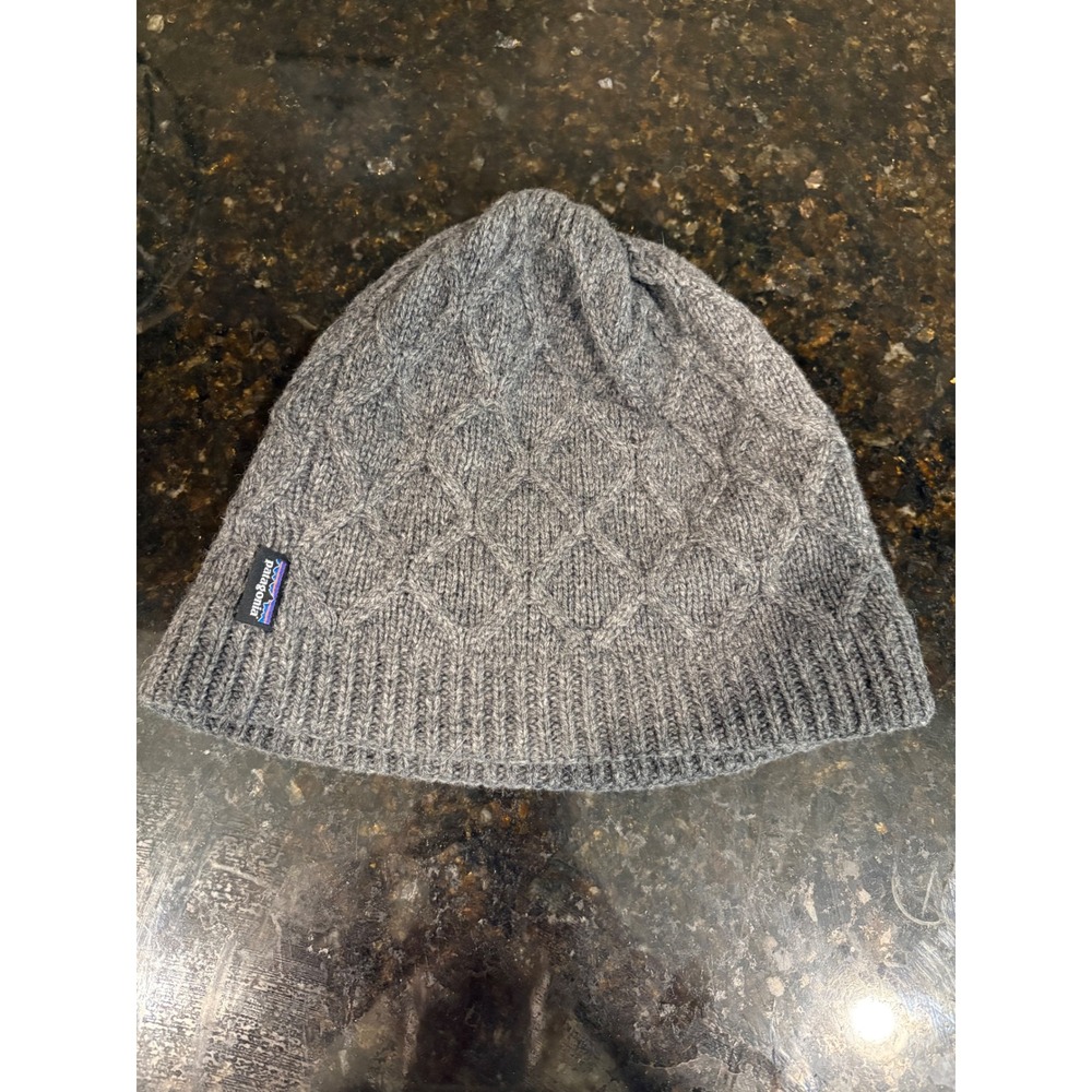 Patagonia Grey Cable Knit Fleece Lined Beanie Hat Unisex Diamond Pattern